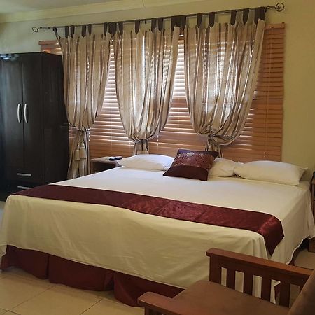 Savannah Maison Guest House Port of Spain Exterior foto